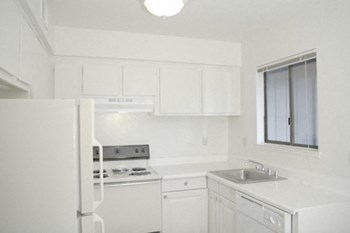 Courtyard Cottages Interior Kitchen