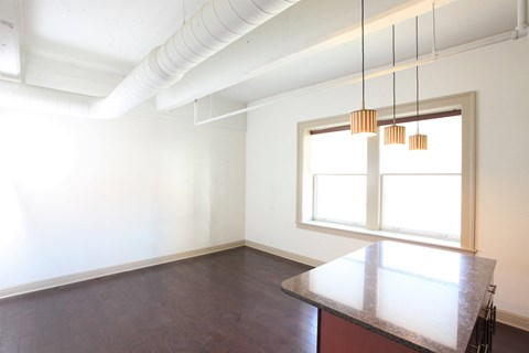 100 S Elmwood Ave 1-2 Beds Apartment for Rent - Photo Gallery 24