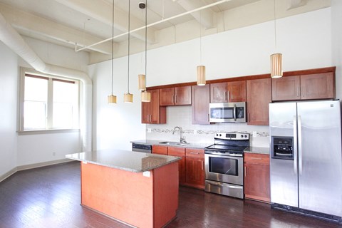 100 S Elmwood Ave 1-2 Beds Apartment for Rent - Photo Gallery 27