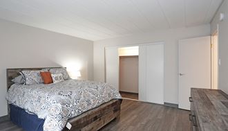 4175 Ivanhoe Drive Studio-3 Beds Apartment for Rent - Photo Gallery 5
