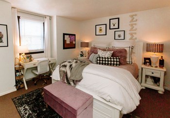 Beautiful Bright Bedroom Beautiful Bright Bedroom at University Commons, Pennsylvania - Photo Gallery 4