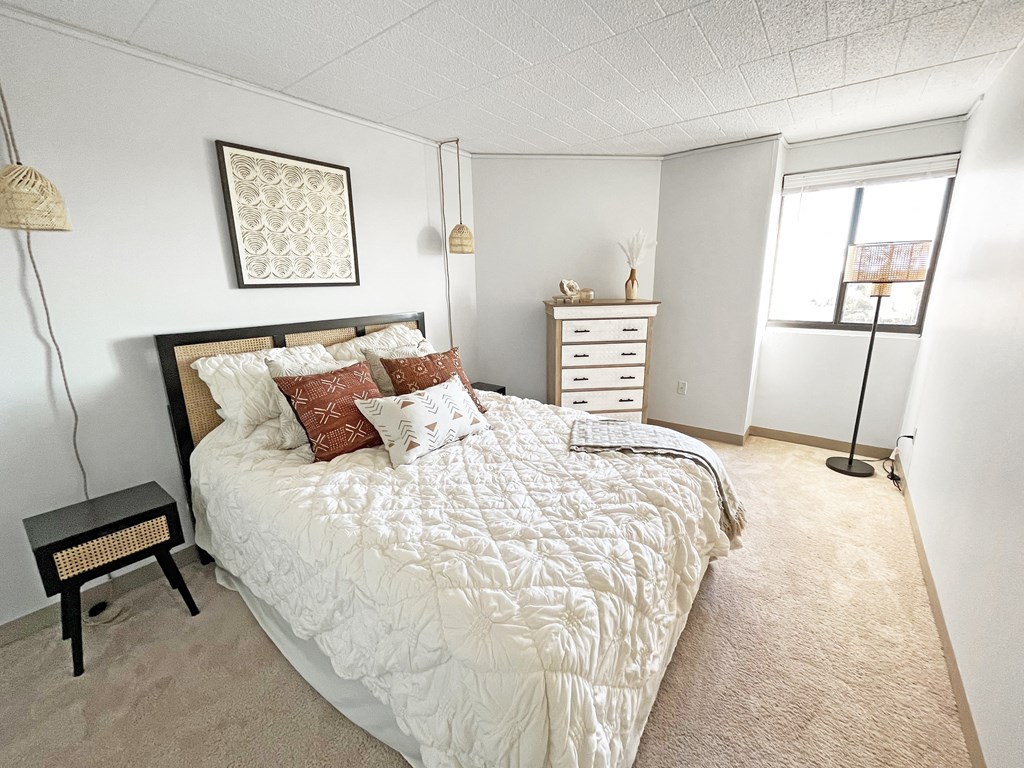 a bedroom with a bed at Walnut Towers at Frick Park, Pennsylvania