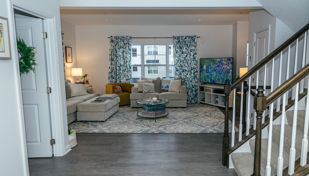 Muirfield 3 Bedroom w/ Finished Basement & Large Deck Layout