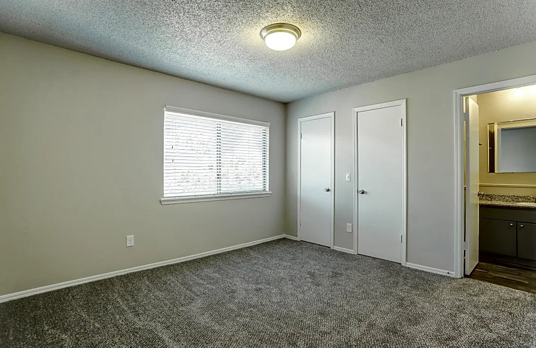 Edge At 40 Townhomes & Apartments, 4625 Tinker Diagonal, Del City, OK