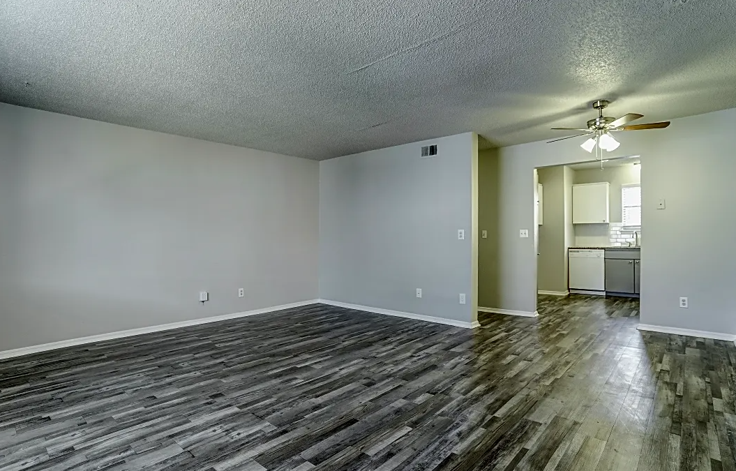 Edge At 40 Townhomes & Apartments, 4625 Tinker Diagonal, Del City, OK