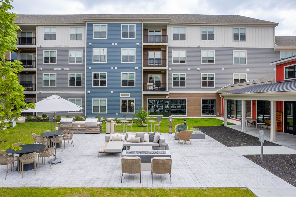 Alta Oxbow - Outdoor Courtyard