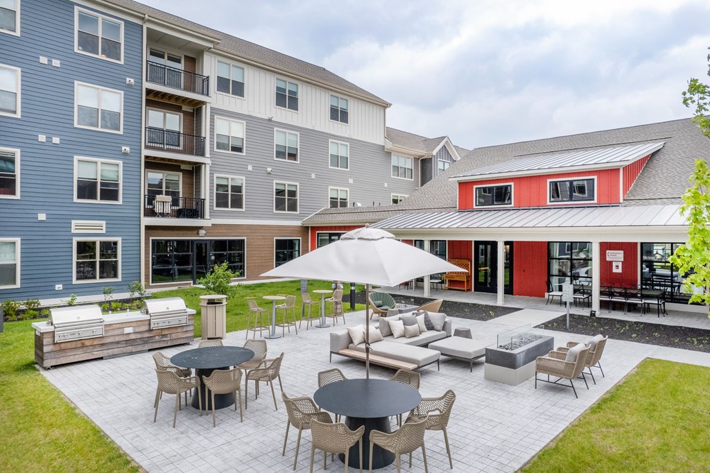 Alta Oxbow - Outdoor Courtyard