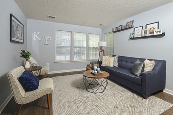 Living Room - Photo Gallery 3