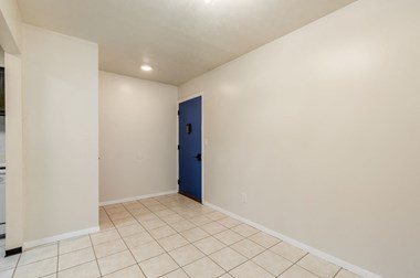 4443 Mobile Dr 1 Bed Apartment for Rent - Photo Gallery 4