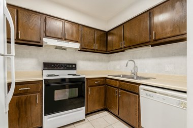 4443 Mobile Dr 1 Bed Apartment for Rent - Photo Gallery 2