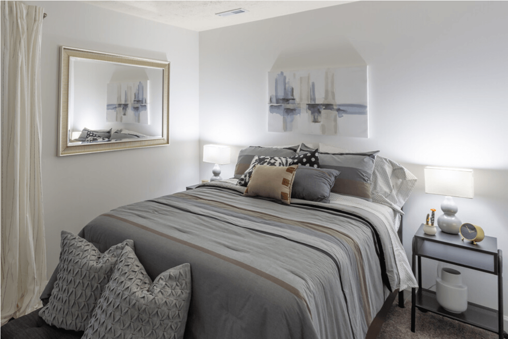 Large Comfortable Bedrooms at Hilltop Apartments, Ohio, 45213-2638