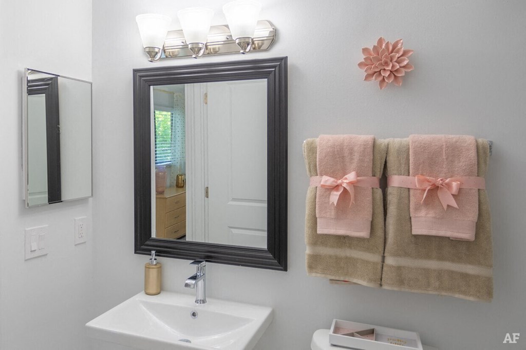 Vanity Lights In Bathroom at Timber Glen Apartments, Ohio