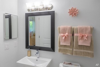 4473 Spruce Creek Dr #4 2 Beds Apartment for Rent - Photo Gallery 4
