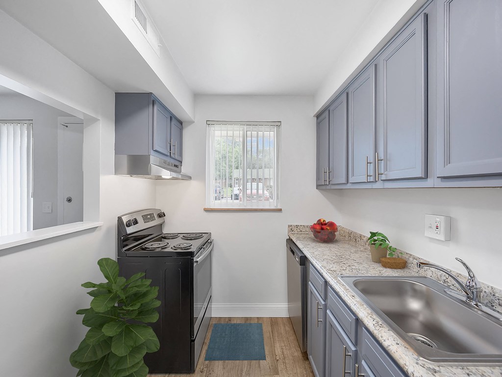 Ridgecliff-one bedroom & den