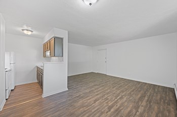 411 E Main Street 1-2 Beds Apartment for Rent - Photo Gallery 5
