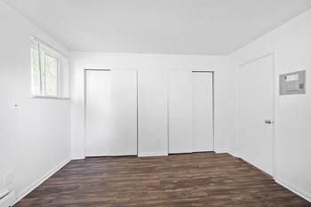 411 E Main Street 1-2 Beds Apartment for Rent - Photo Gallery 2