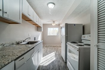 9133 Winton Road 2-3 Beds Apartment for Rent - Photo Gallery 4