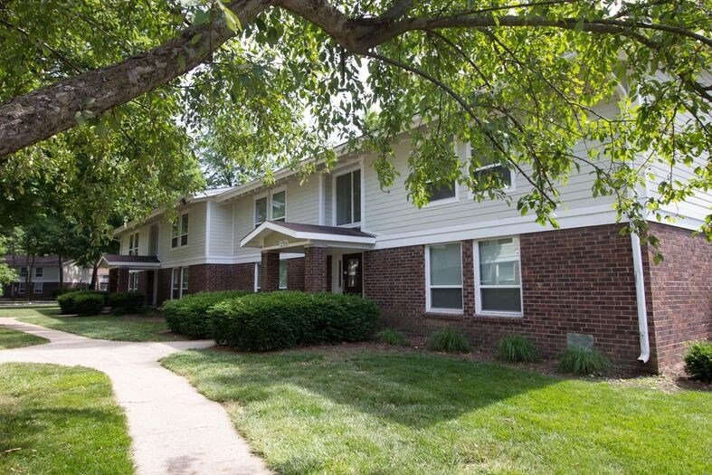Building with a sidewalk in front of it at Summit at Keystone, Indianapolis, 46220