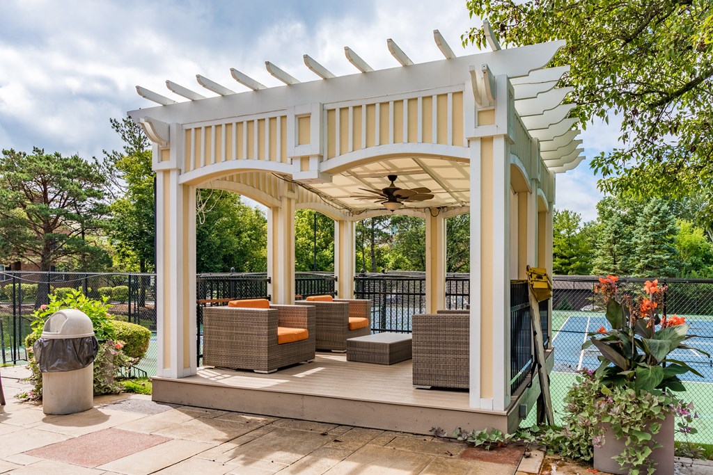 Outdoor Lounge Area at Indian Creek Apartments, 45236
