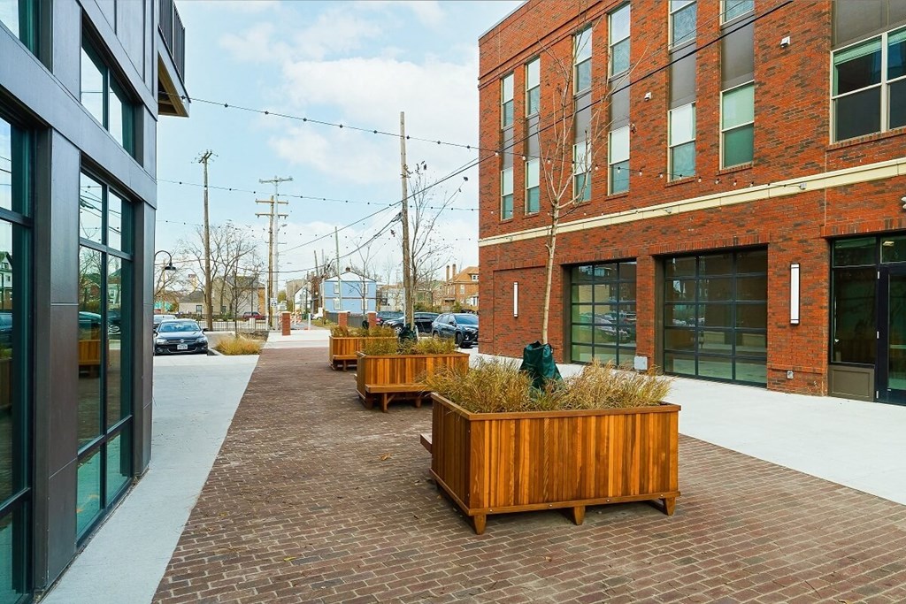 Outdoor Patio at Adelphi Quarter, Columbus, 43203