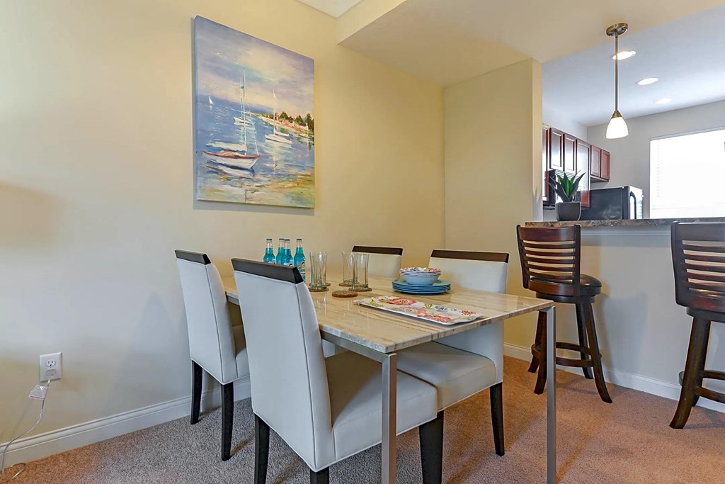 Dining And Kitchen at Grove City Summit, Grove City