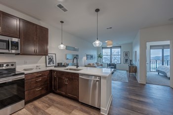 999 Wareham Drive 1-2 Beds Apartment for Rent - Photo Gallery 2