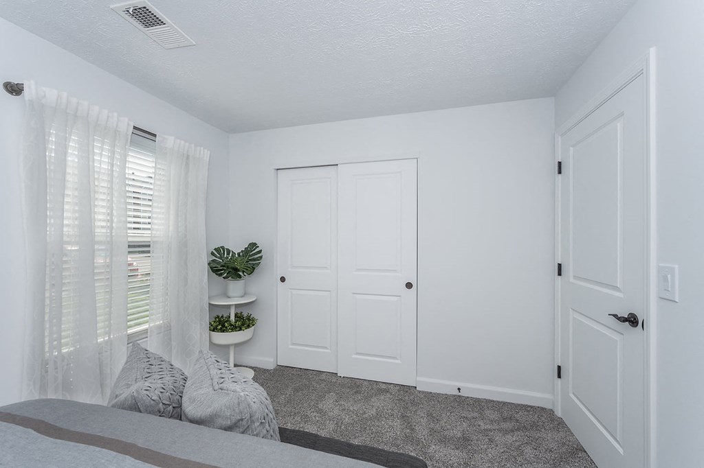 Bedroom With Closet at Galbraith Pointe Apartments and Townhomes*, Cincinnati, Ohio