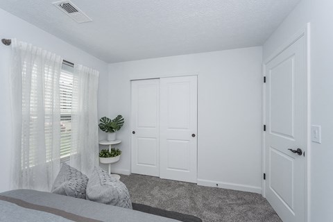 Bedroom With Closet at Galbraith Pointe Apartments and Townhomes*, Cincinnati, Ohio