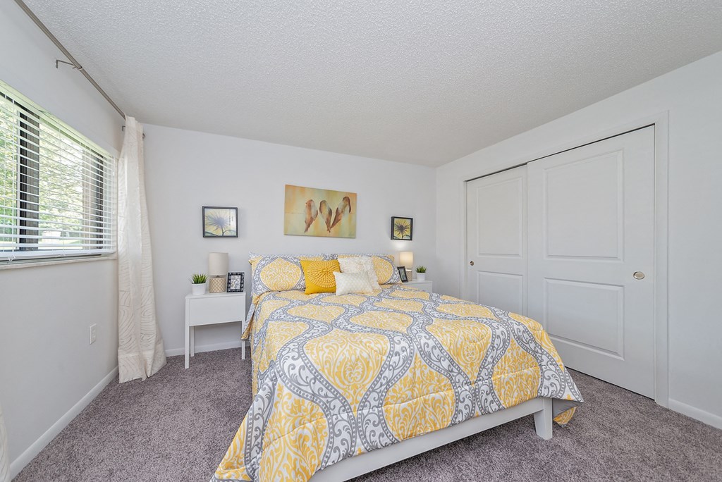 Gorgeous Bedroom at Honey Creek, Greenwood