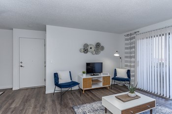 1240 E. Garbry Road 2 Beds Apartment for Rent - Photo Gallery 5