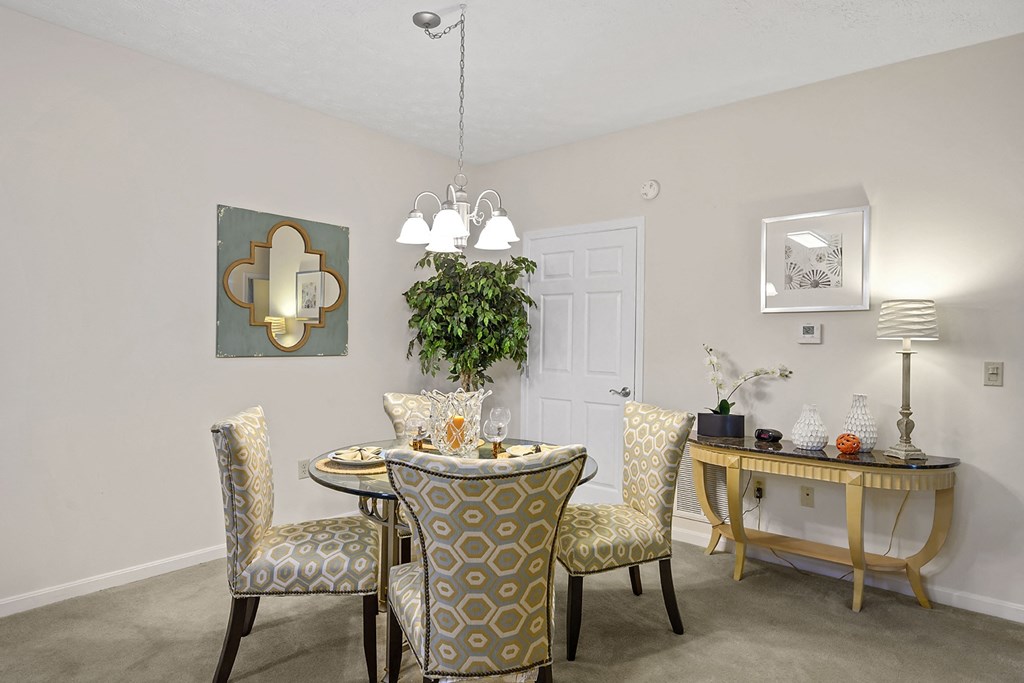 Dining at Bishops Gate, Ohio, 45249