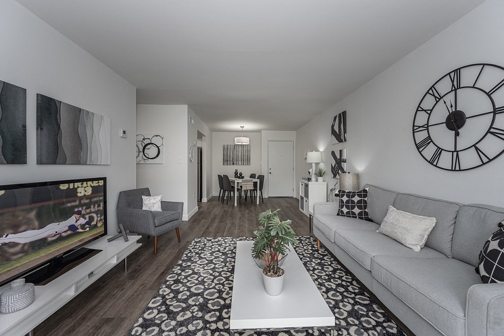 Living  at Bloomfield Apartments, Dayton, OH, 45426