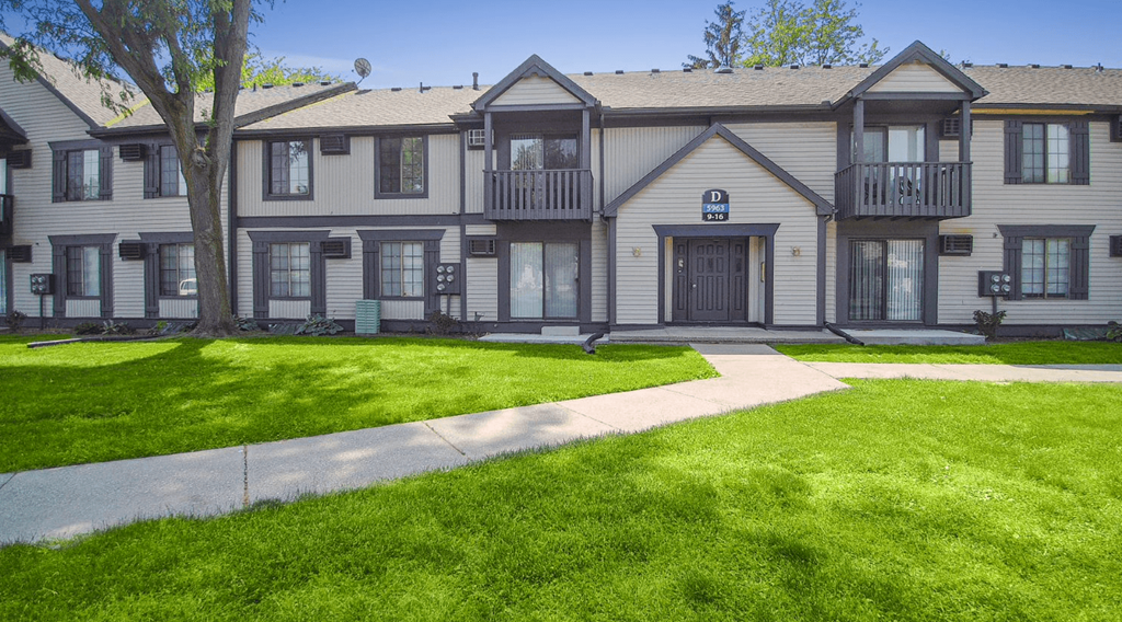 exterior view at the regency woods apartments in pascagoula, ms