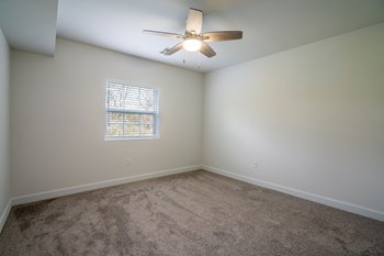 Room unfurnished with window at Stonecrest Apartments, Ohio, 43213 - Photo Gallery 31