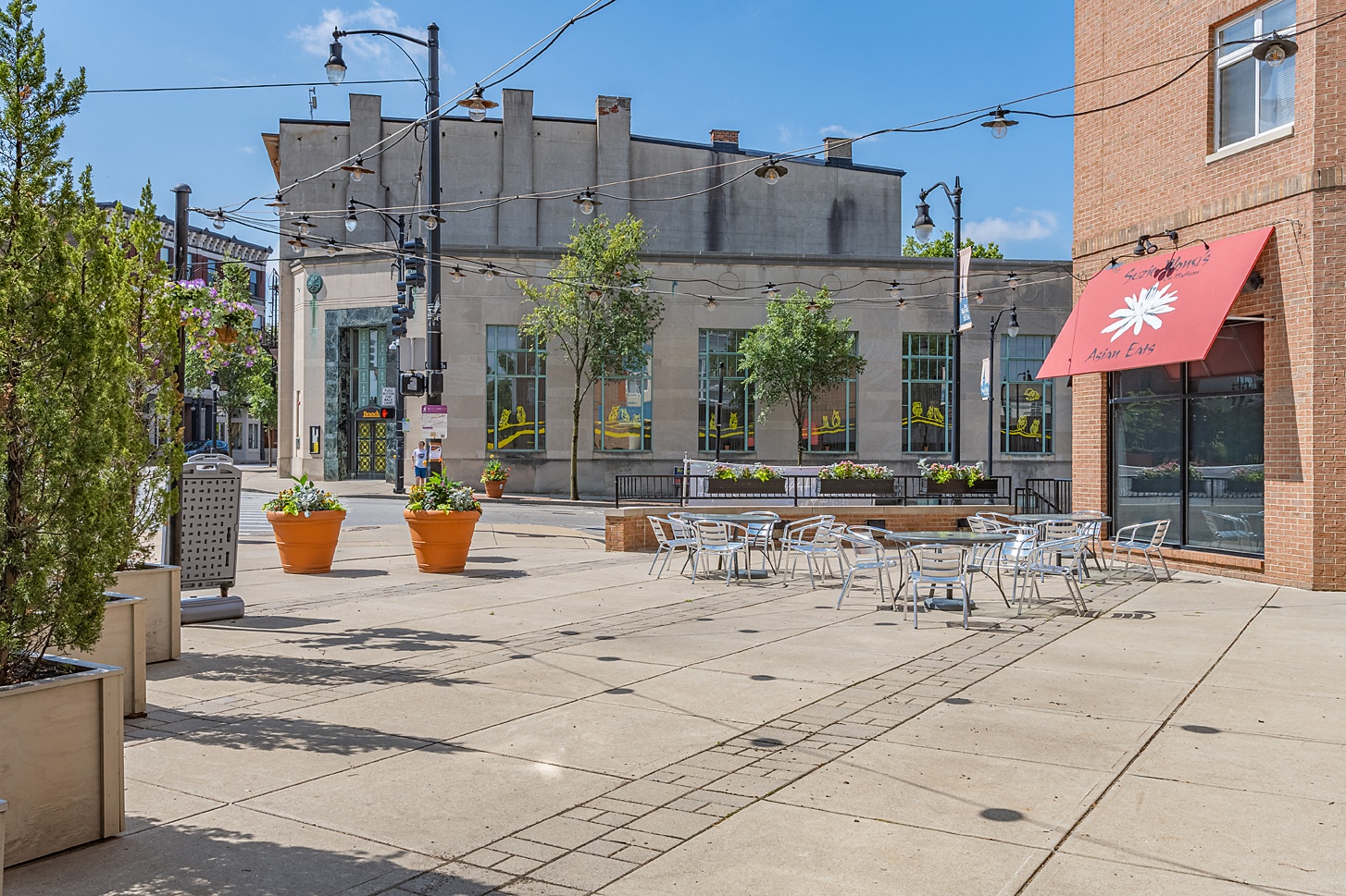 DeSales Flats Apartments*