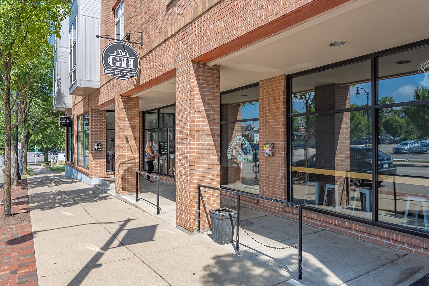 DeSales Flats Apartments*