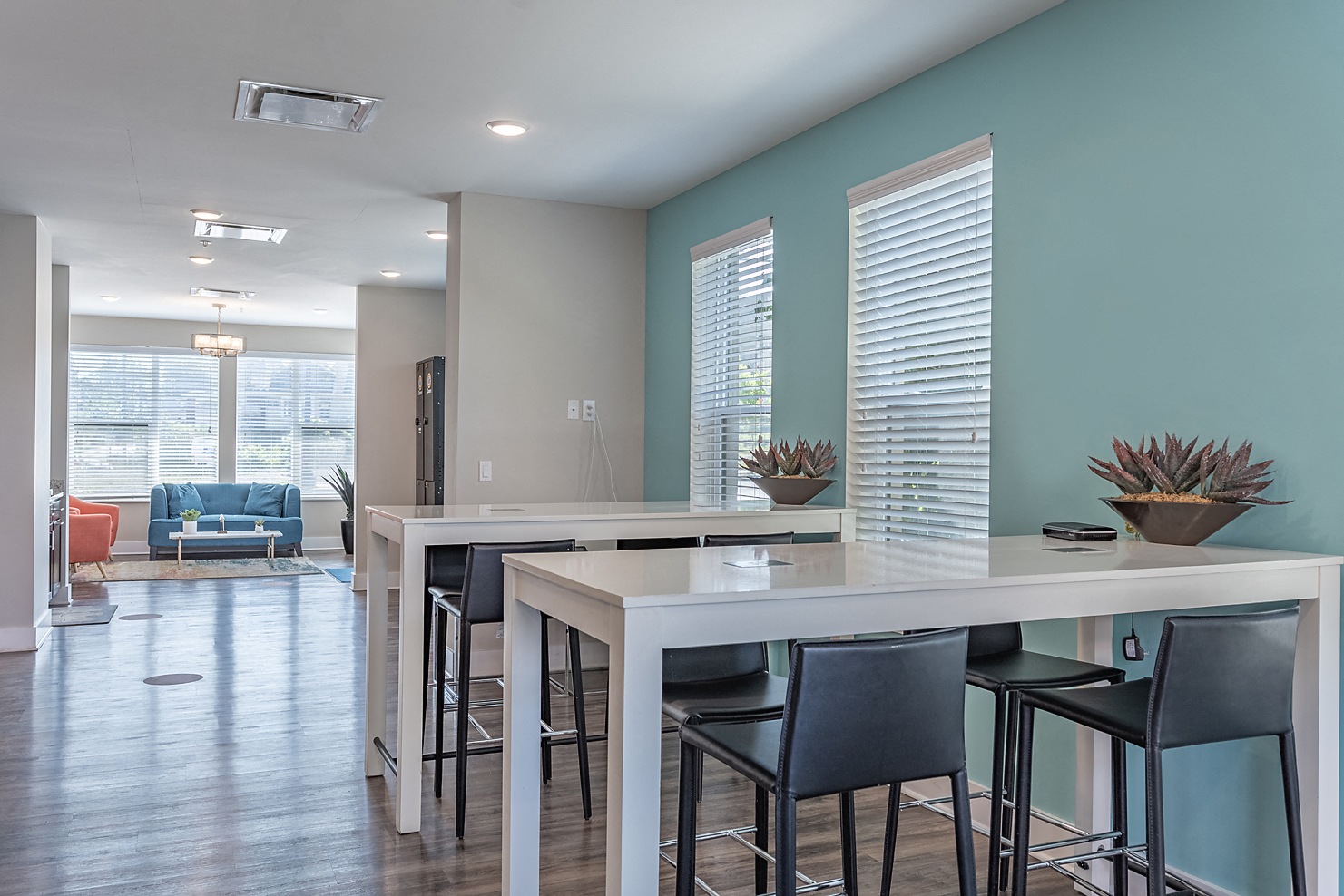 DeSales Flats Apartments*