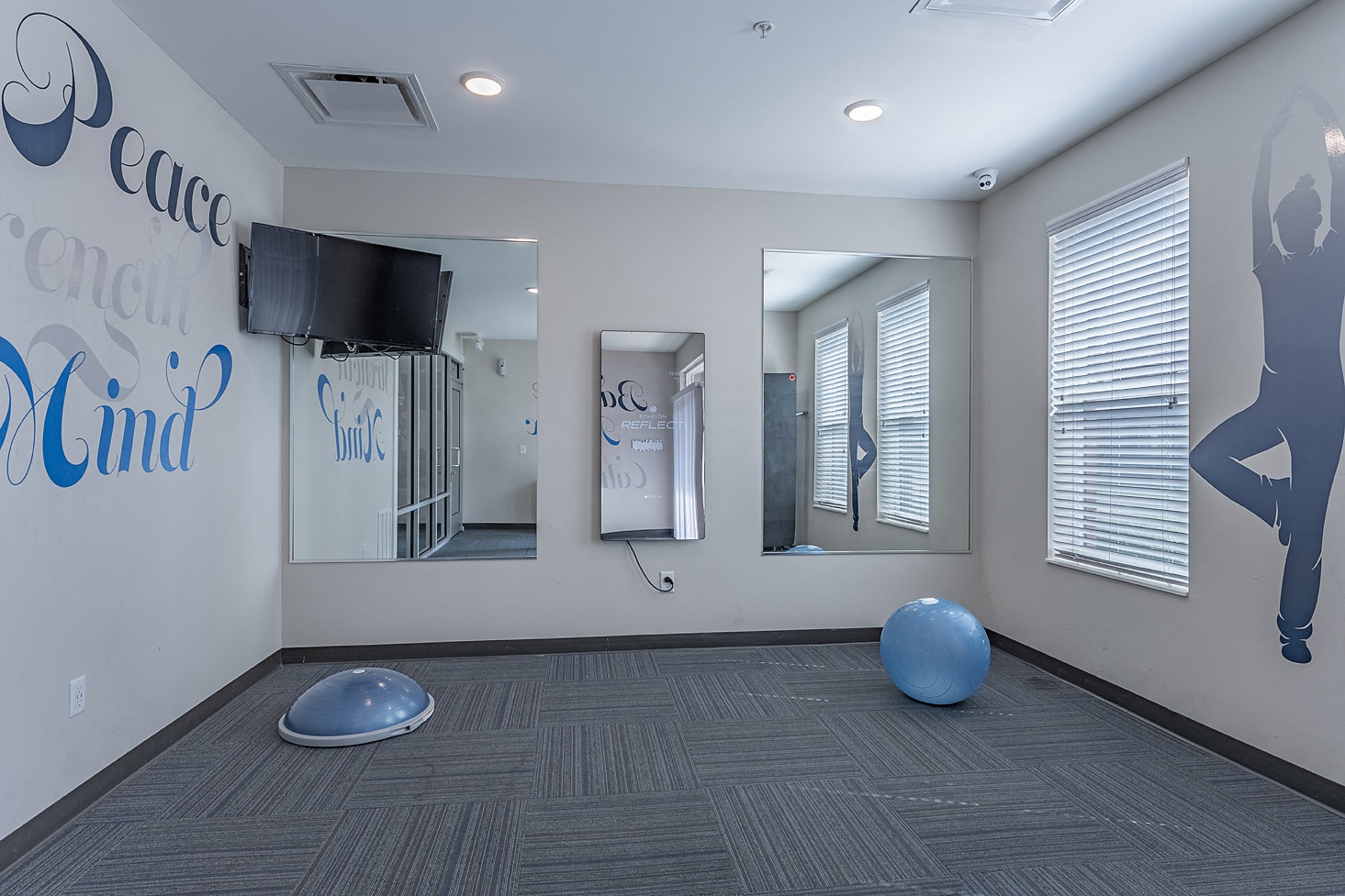 DeSales Flats Apartments*