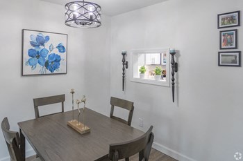 Dining Kitchen Dining Kitchen at Galbraith Pointe Apartments and Townhomes*, Cincinnati, 45231 - Photo Gallery 4