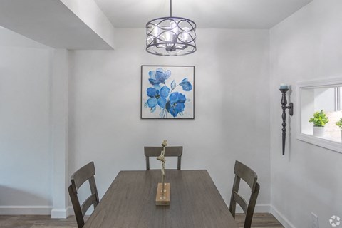 Dining Area at Galbraith Pointe Apartments and Townhomes*, Cincinnati, Ohio