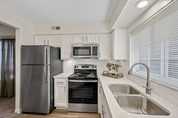 Kitchen Appliances Kitchen Appliances at Enclave, Beavercreek, OH, 45431
