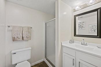 Luxurious Bathroom at Enclave, Beavercreek, 45431 - Photo Gallery 21