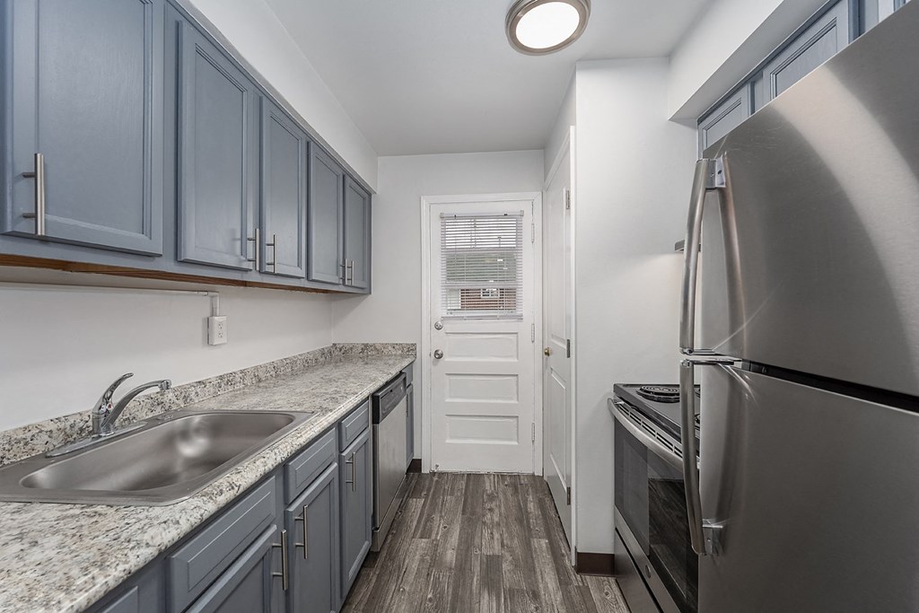 Fernview-Renovated one bedroom ranch style