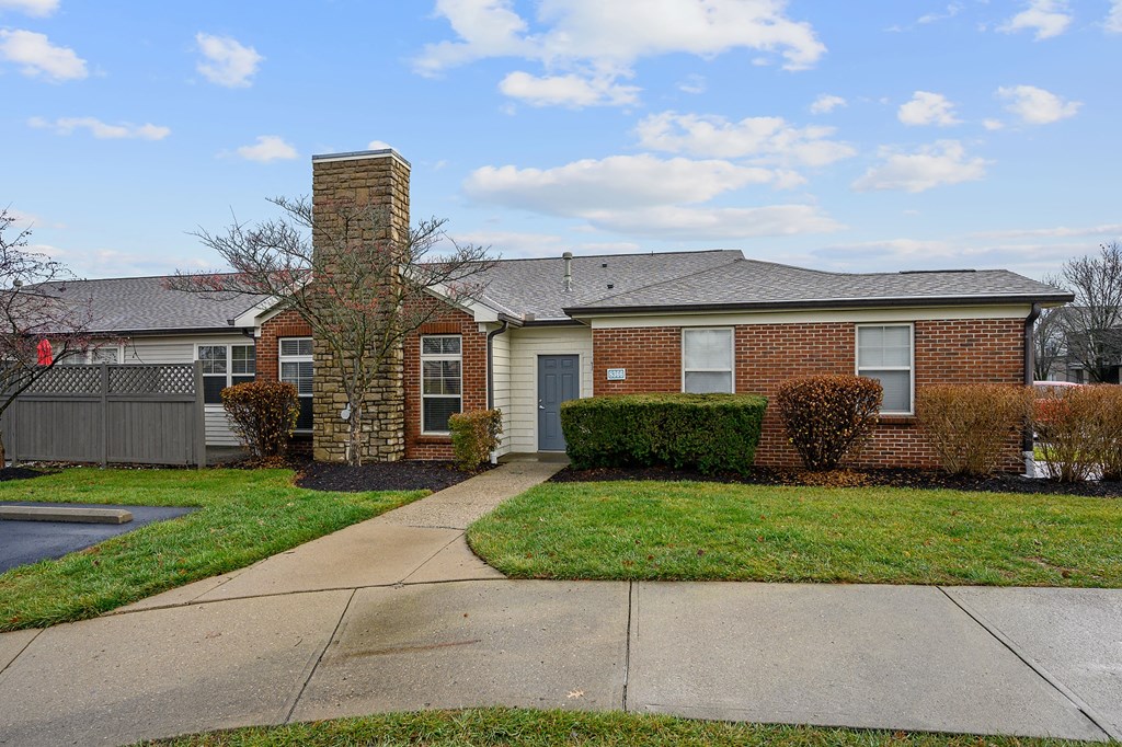 Exterior Landscape at Four Bridges, Liberty Township