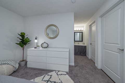 Expansive Living Room at Fox Run, Ohio, 45426