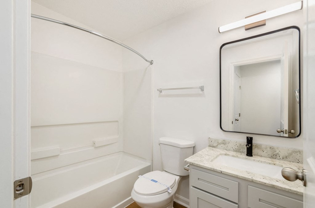 Bathroom With Bathtub at Prescott Place, Columbus