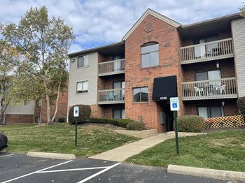 Property Exterior View at Timber Glen Apartments, Batavia, Ohio