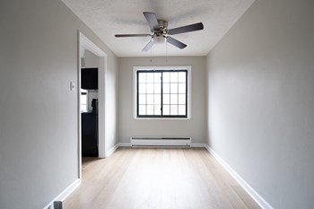  windows at Huntley Ridge, Kettering, Ohio - Photo Gallery 10