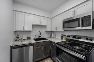 10 Commons Dr 1-2 Beds Apartment for Rent - Photo Gallery 2