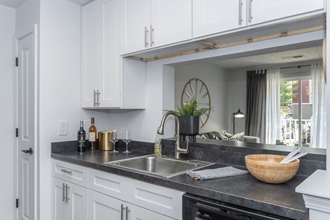 Granite Kitchen Worktops Granite Kitchen Worktops at Hilltop Apartments, Cincinnati, Ohio